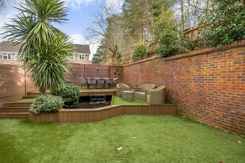 51 Albert Road, Bagshot, GU19 5QL