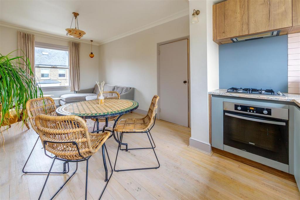 Kitchen dining.jpg