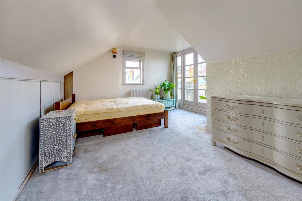 1st bedroom.jpg