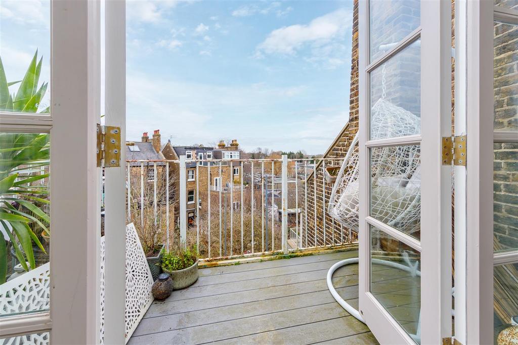 Balcony 2.jpg