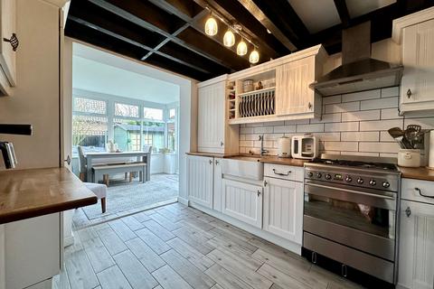 8 Bridgecote Lane, Basildon, SS15 4BW