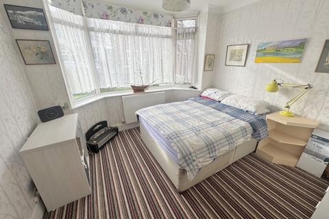 3 bedroom chalet for sale, Cherford Road, Bournemouth, BH11