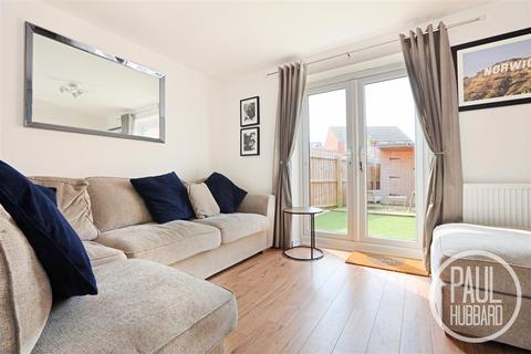 2 bedroom end of terrace house for sale, Dubordien Close, Oulton Broad, NR32