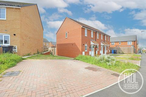 2 bedroom end of terrace house for sale, Dubordien Close, Oulton Broad, NR32