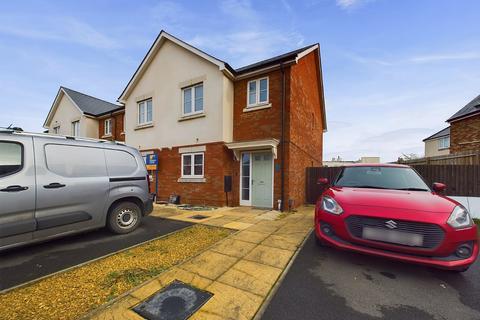 3 bedroom end of terrace house for sale, Neven Place, Gloucester, Gloucestershire, GL1