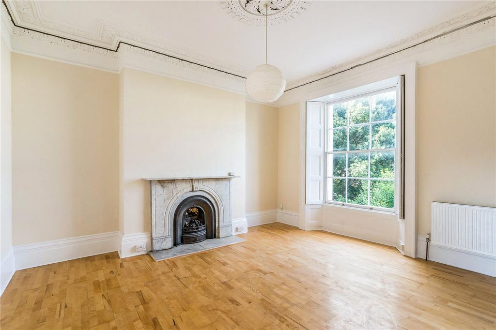 Sitting/Dining Room