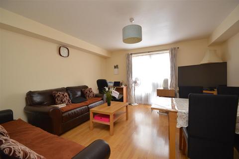 2 bedroom flat for sale, Albatross Close, London, E6 5NX