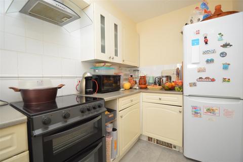 2 bedroom flat for sale, Albatross Close, London, E6 5NX