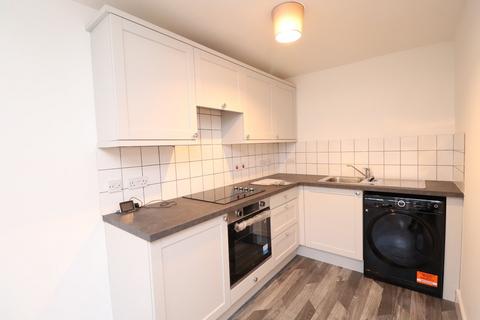 2 bedroom property to rent, Pavilion Close, Pavilion Fields, Farsley, Leeds, LS28