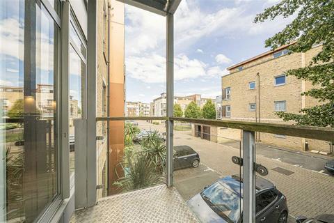 2 bedroom flat for sale, Southcott Road, Teddington TW11