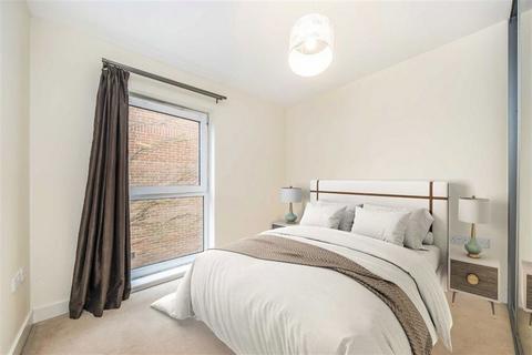 2 bedroom flat for sale, Southcott Road, Teddington TW11