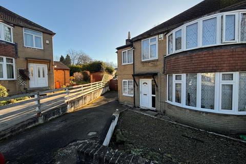 4 bedroom semi-detached house to rent, Carr Manor Walk, Moortown, Leeds, LS17