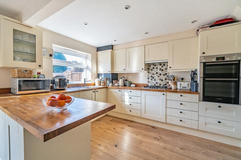 6 Stephenson Drive, Windsor, SL4 5LG