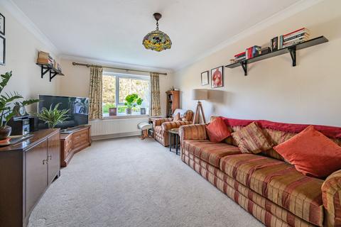 6 Stephenson Drive, Windsor, SL4 5LG