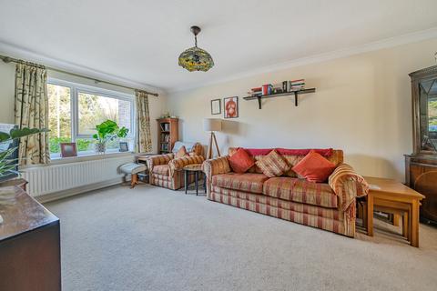 6 Stephenson Drive, Windsor, SL4 5LG