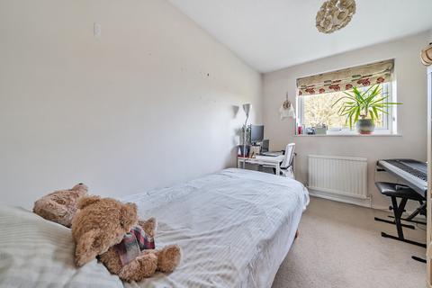 6 Stephenson Drive, Windsor, SL4 5LG