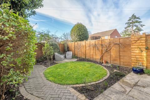 6 Stephenson Drive, Windsor, SL4 5LG