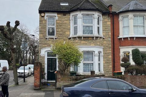 6 bedroom end of terrace house for sale, Central Park Road, London E6