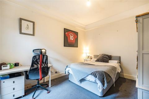 3 bedroom apartment to rent, London SW18