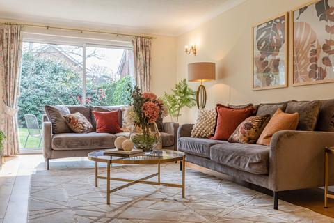 Grass Point Forest Road, Woking, GU22 8LU