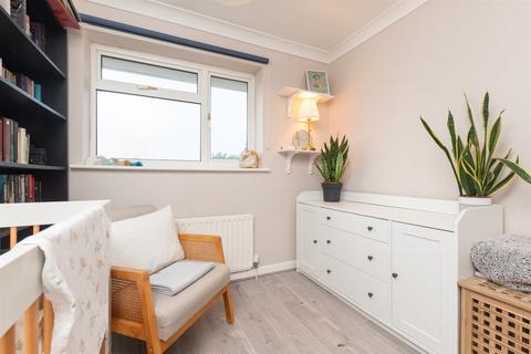27 Bennett Way, Dartford, DA2 7JU