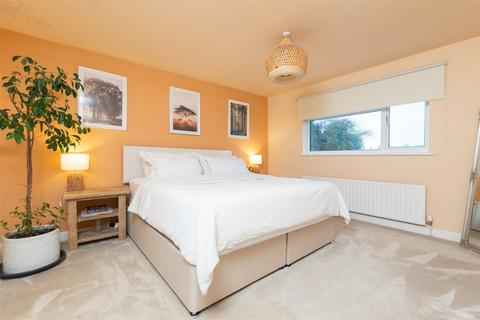 27 Bennett Way, Dartford, DA2 7JU