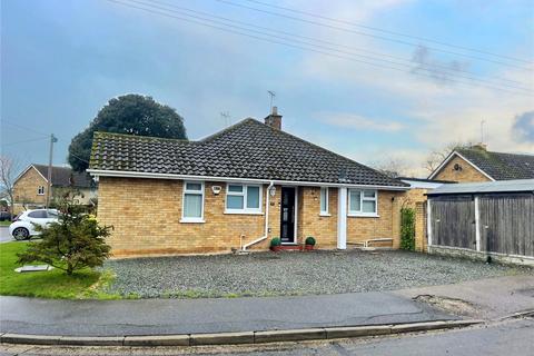 3 bedroom bungalow for sale, Appleyard Avenue, Hockley, Essex, SS5