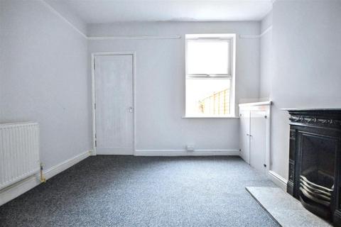 2 bedroom terraced house to rent, Stanley Road, St James, NN5