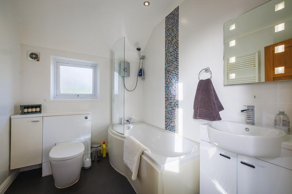 Bed 2 En Suite
