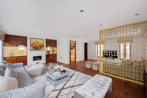 4 bedroom end of terrace house for sale, Radnor Mews, Hyde Park, London, W2