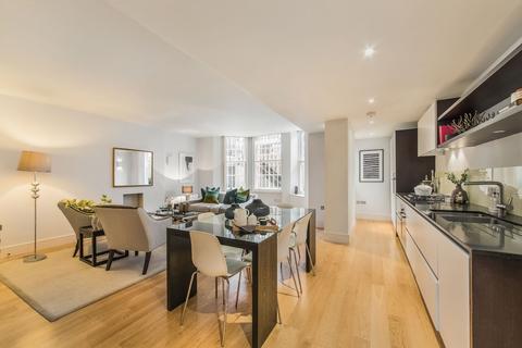 2 bedroom flat to rent, Green Street, London