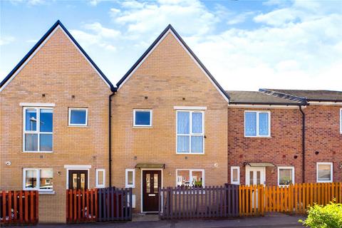 3 bedroom terraced house to rent, Rannoch Street, Tilehurst, Reading, Berkshire, RG30