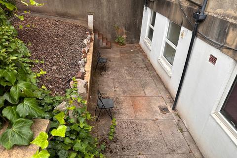 4 bedroom flat to rent, Pembroke Road, Bristol BS8