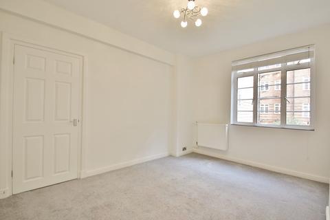 1 bedroom flat to rent, Latymer Court, Hammersmith Road, Hammersmith, W6