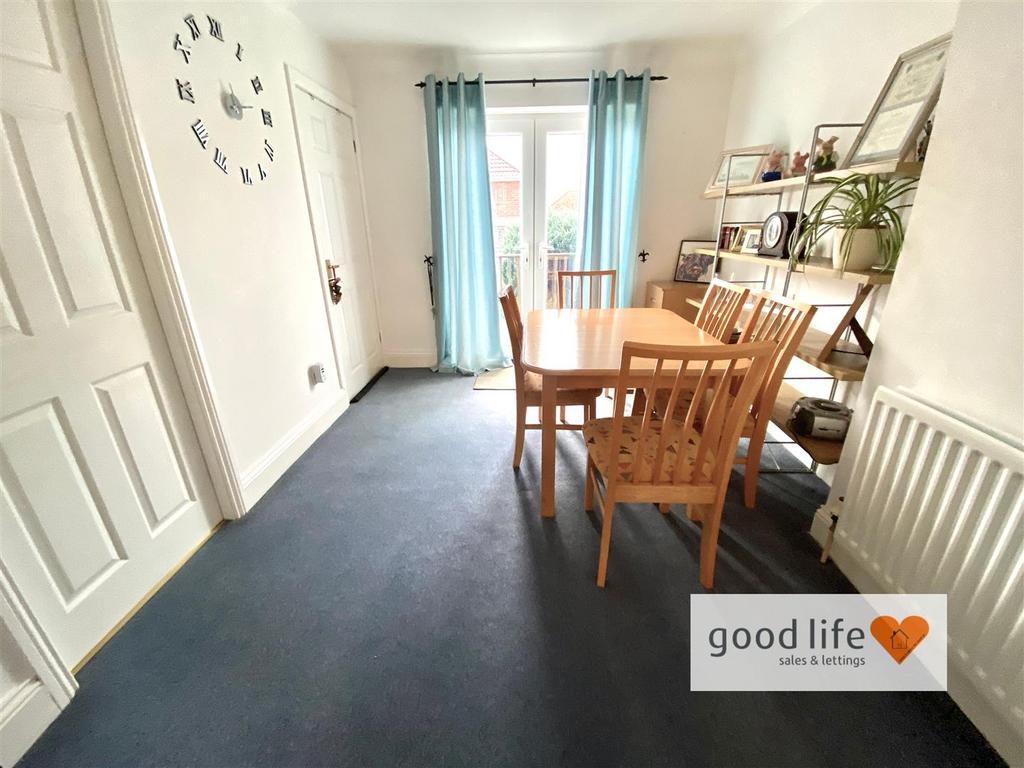 20250128 110041267 i OS36aysgarthave.jpg