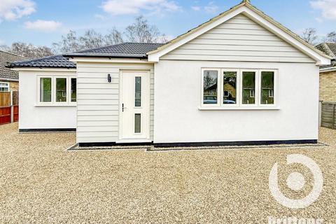 3 bedroom detached bungalow for sale, Woodside Close, Dersingham, King's Lynn