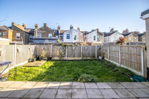 9 Colchester Close, Southend-on-sea, SS2 6HR