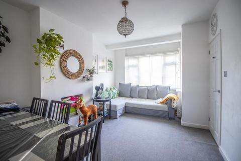 9 Colchester Close, Southend-on-sea, SS2 6HR