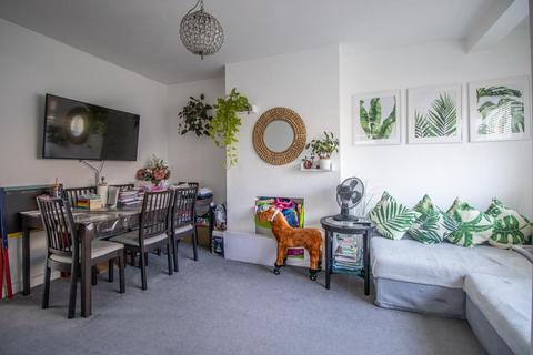 9 Colchester Close, Southend-on-sea, SS2 6HR