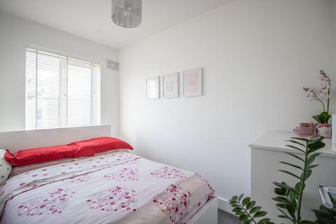 9 Colchester Close, Southend-on-sea, SS2 6HR