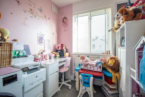 9 Colchester Close, Southend-on-sea, SS2 6HR