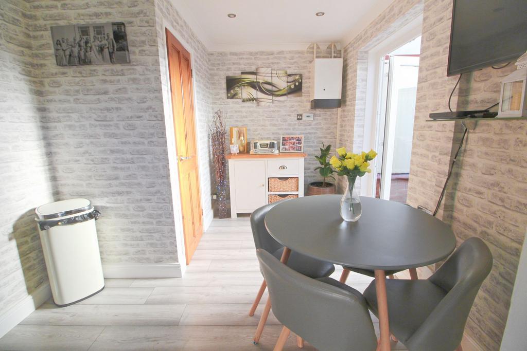 Photograph 12