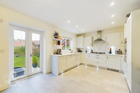 5 bedroom detached house for sale, Overstrand Way, Sprowston, Norwich