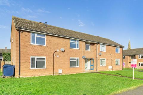 2 bedroom flat for sale, Queens Close, Over, Cambridgeshire.