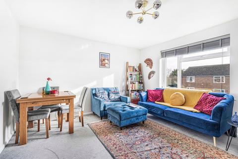 2 bedroom flat for sale, Queens Close, Over, Cambridgeshire.