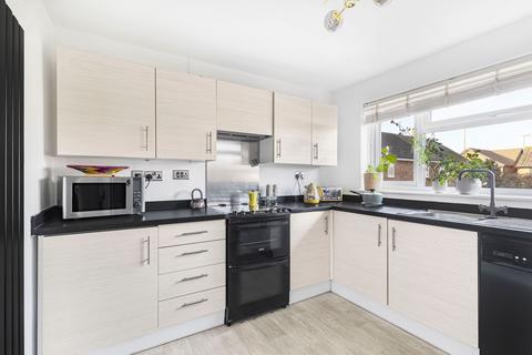 2 bedroom flat for sale, Queens Close, Over, Cambridgeshire.