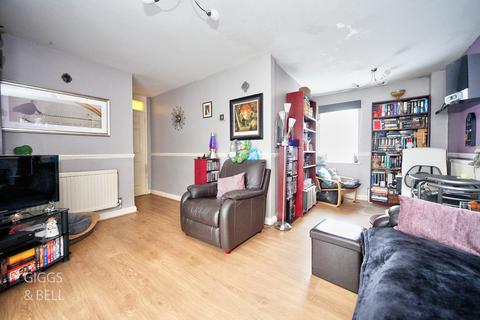 1 bedroom ground floor maisonette for sale, Denmark Close, Luton, Bedfordshire, LU3