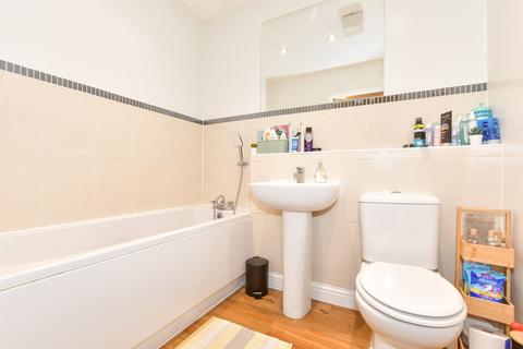 2 bedroom flat for sale, Wherry Close, Margate, Kent