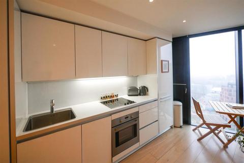 Studio for sale, 8 Walworth Road, Strata House, London SE1