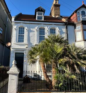 5 bedroom end of terrace house to rent, Carlton Avenue, Ramsgate, CT11